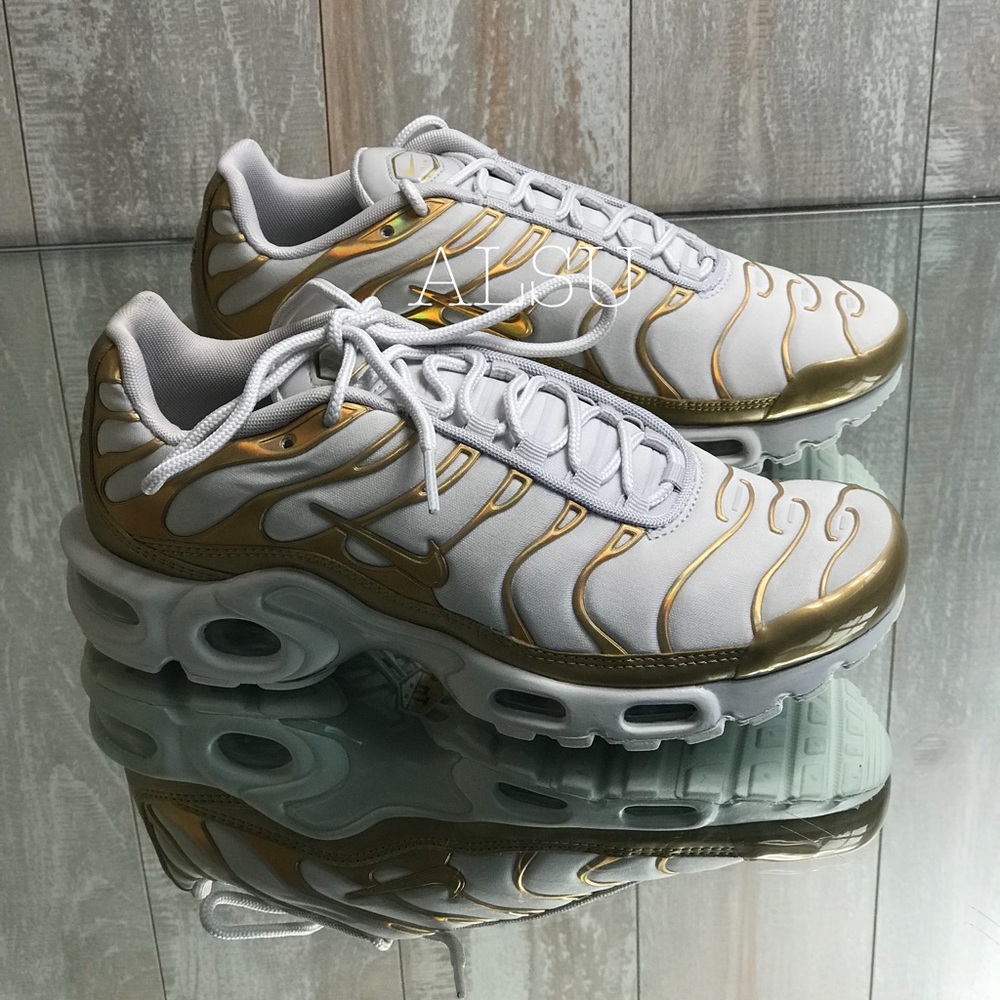 NWT Nike Air Max Plus Vast Grey Gold W AUTHENTIC - Picture 2 of 8